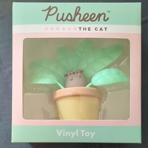 Pusheen Vinyl Toy with Green Leaves
